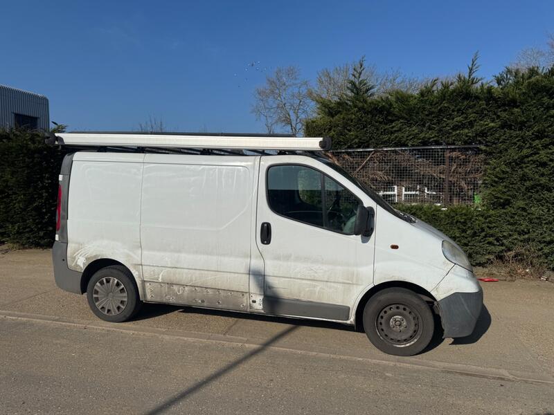 VAUXHALL VIVARO 2.0 2700 CDTi